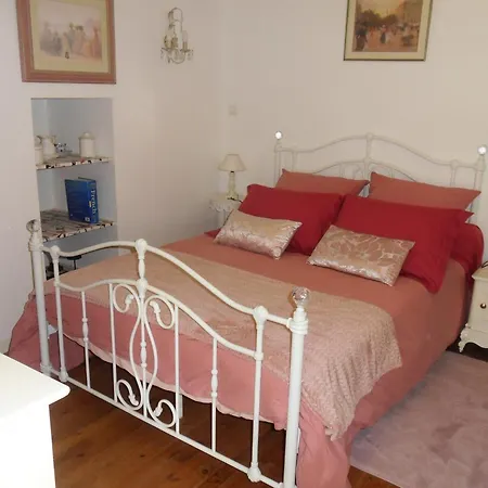 Bed & Breakfast Et Table D'hotes Du Vieil Hetre Mantilly